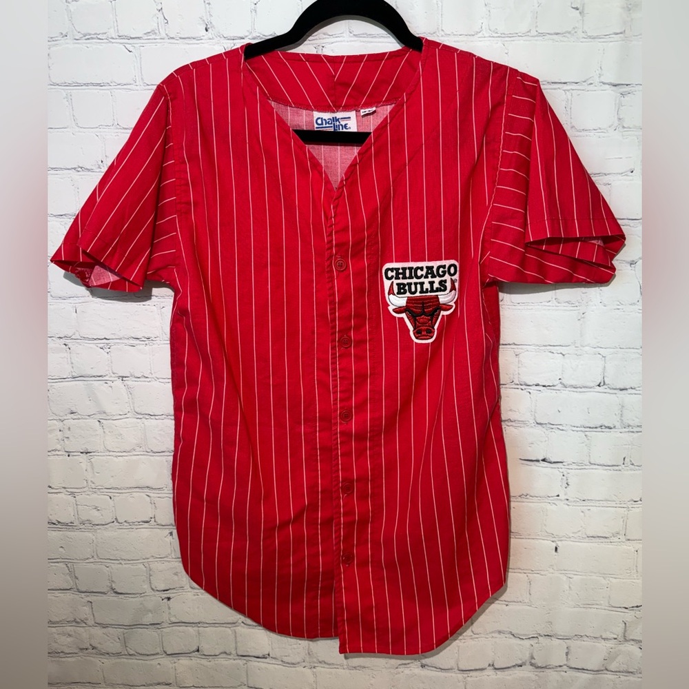 Vintage Chalk Line Chicago Bulls appliqué pinstriped red starter jersey
